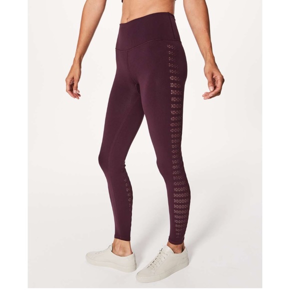 lululemon athletica Pants - Lululemon Reveal 7/8 Tight Stripes Sz 4 Dark Adobe